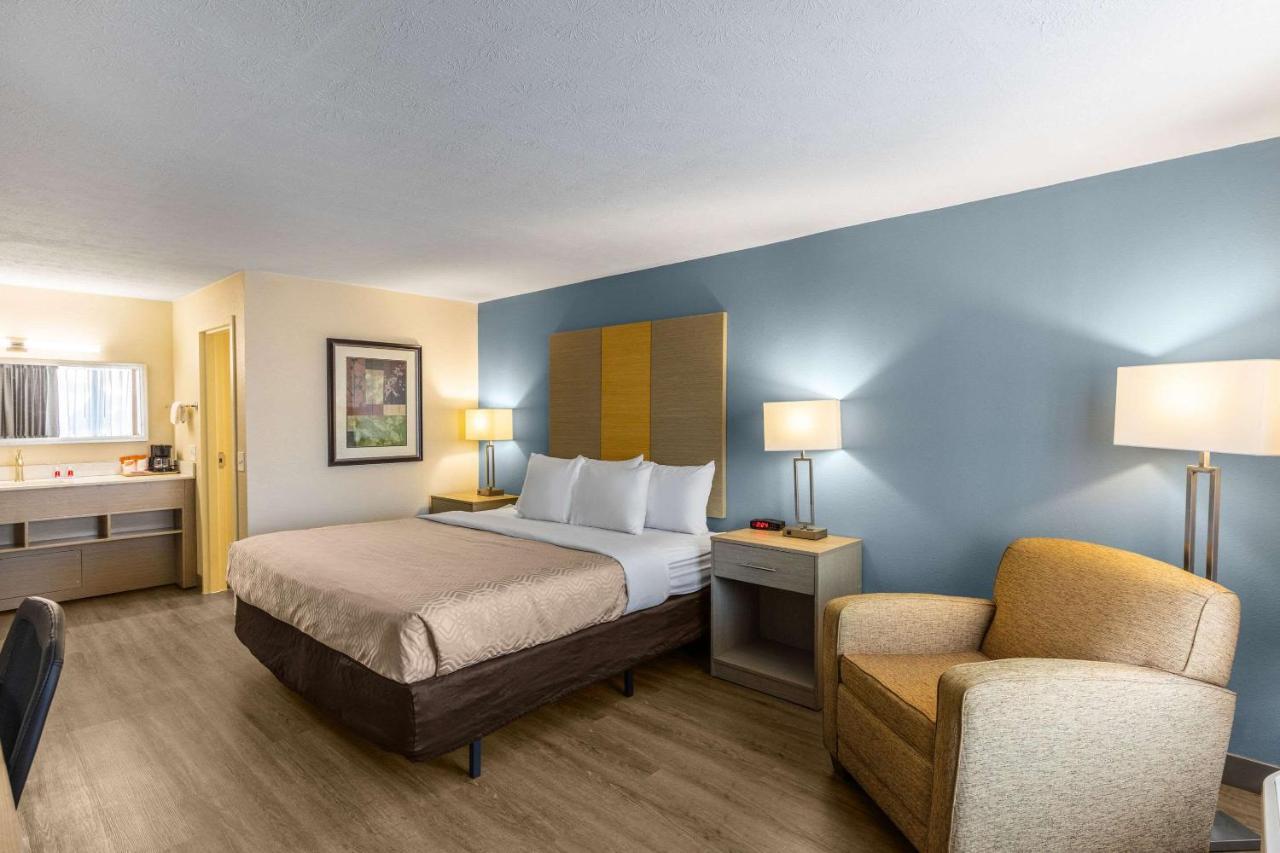 Econo Lodge Middlesboro Buitenkant foto