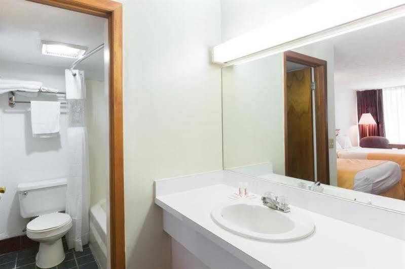 Econo Lodge Middlesboro Buitenkant foto